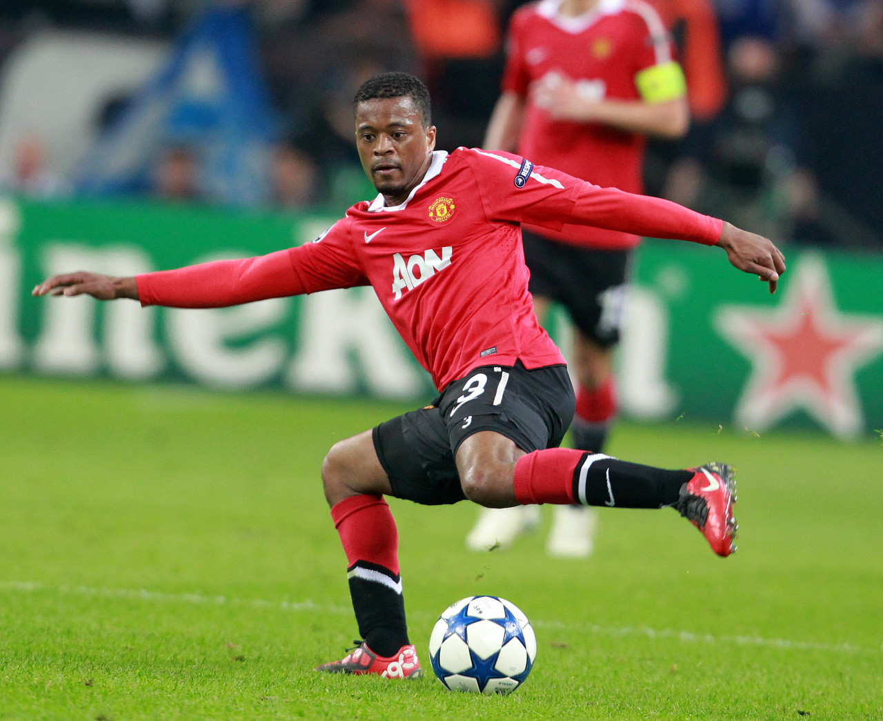 较为谨慎 较为谨慎